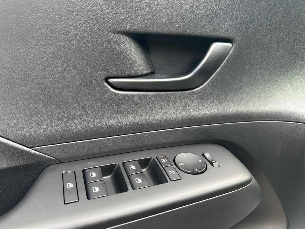 New 2027 Hyundai Kona SE FWD image 10