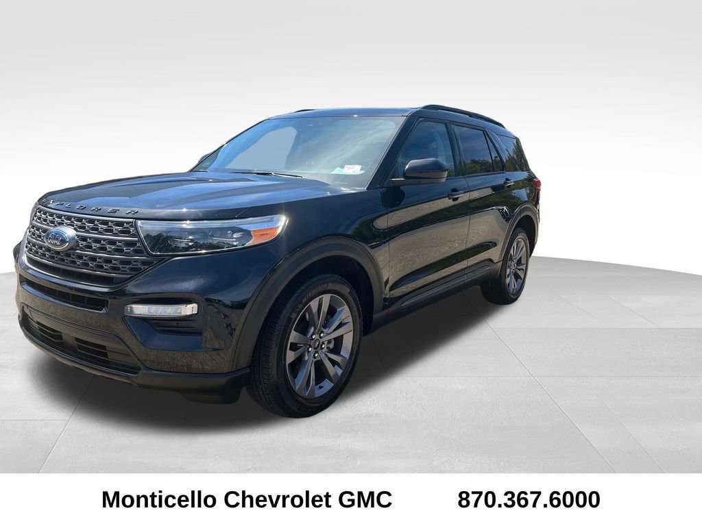 Used 2022 Ford Explorer XLT w/ Equipment Group 202A image 8