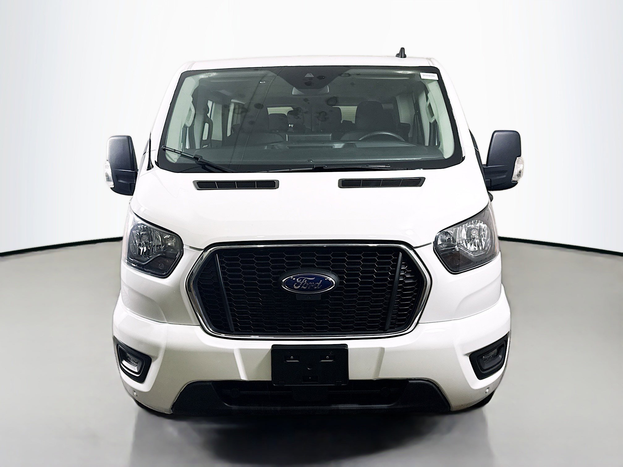 Used 2023 Ford Transit 350 XLT image 2