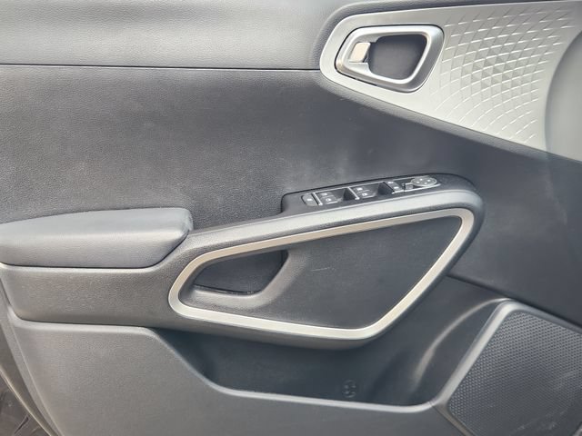 Used 2024 Kia Soul LX w/ Option Group 015 FWD image 22