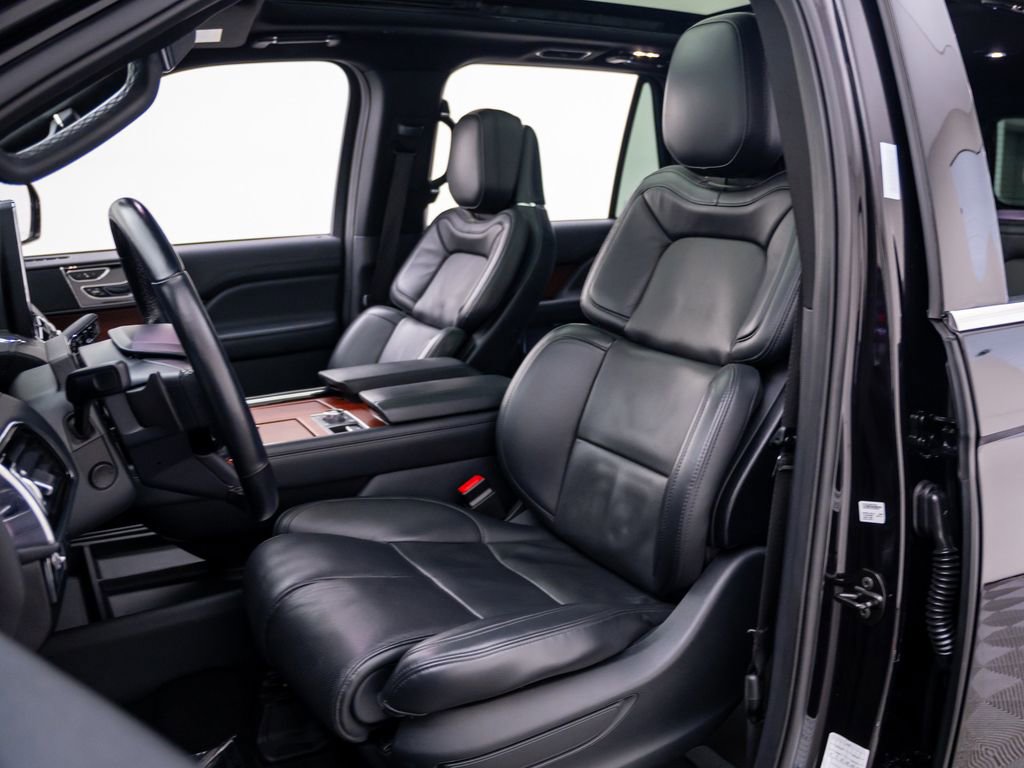 Used 2024 Lincoln Navigator Reserve AWD/4WD image 15