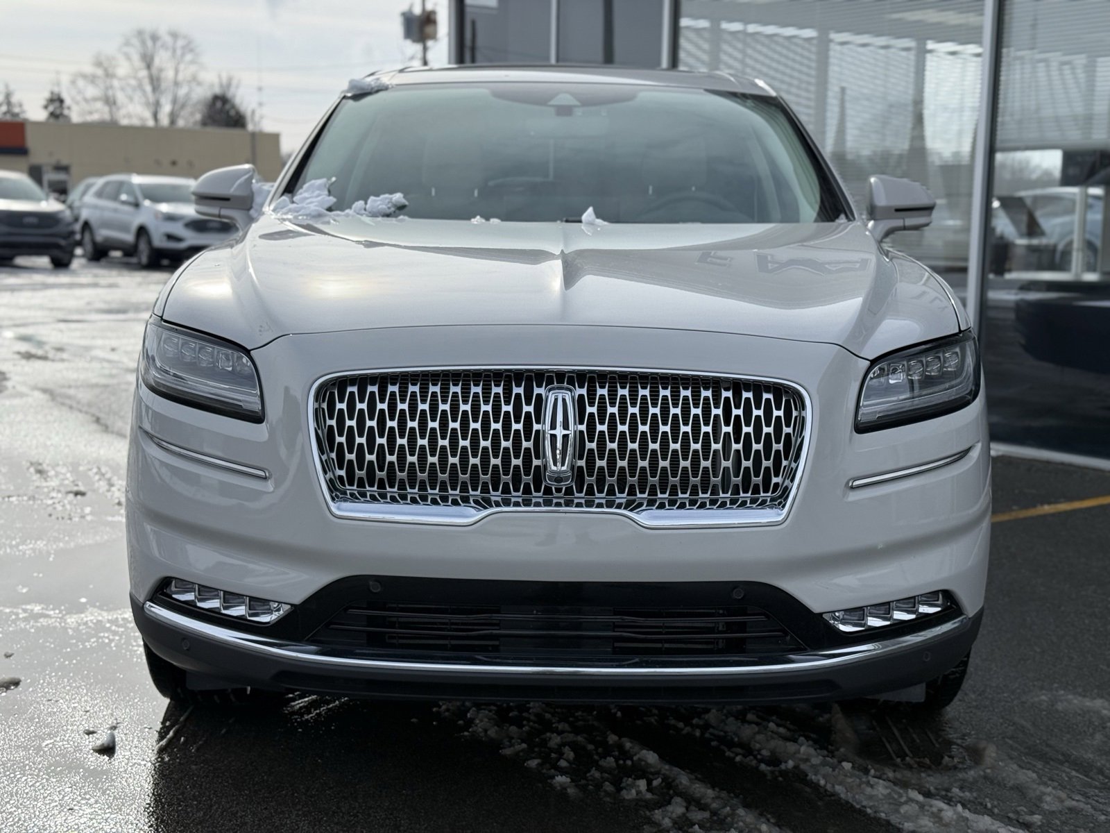 Used 2023 Lincoln Nautilus Reserve w/ Equipment Group 202A image 2