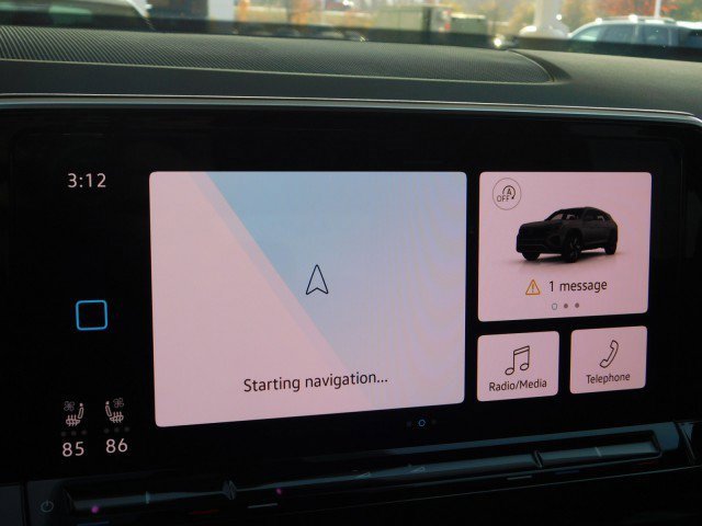 Used 2025 Volkswagen Atlas Cross Sport SE image 25