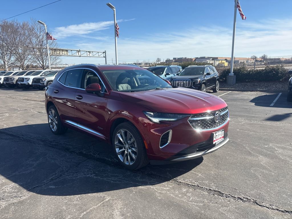 Used 2022 Buick Envision Avenir w/ Technology Package II image 3