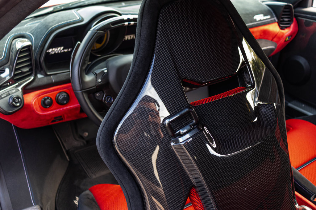 Used 2015 Ferrari 458 Speciale Coupe RWD image 38