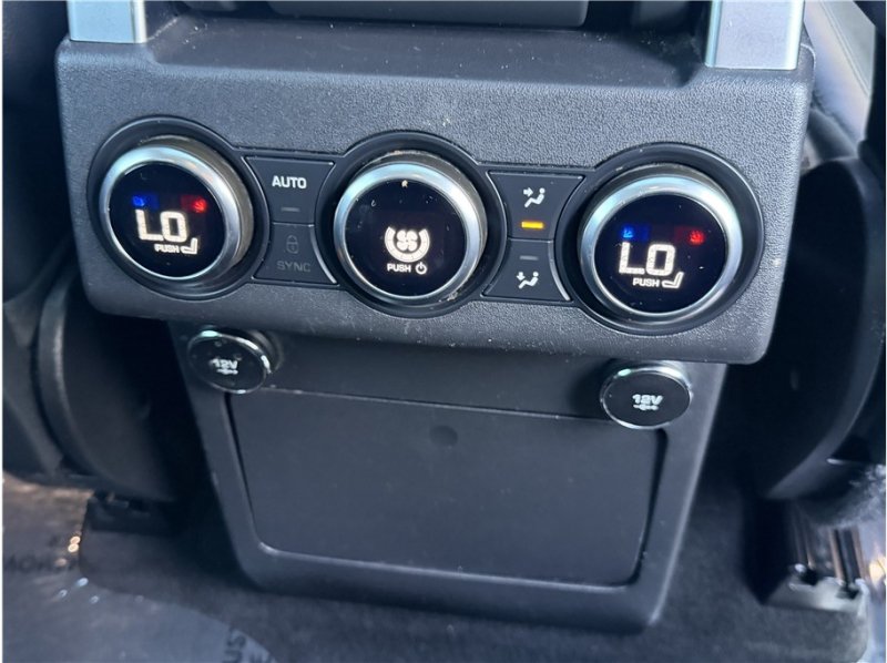 Used 2019 Land Rover Discovery SE AWD/4WD image 31