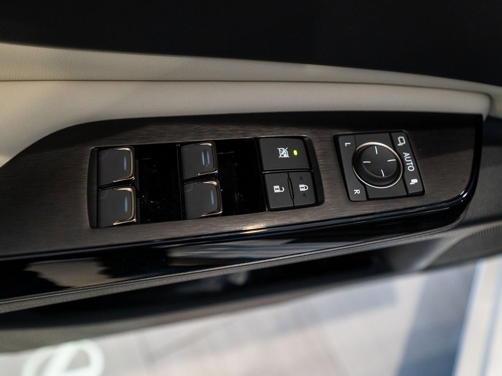 New 2025 Lexus ES 350 Luxury image 14