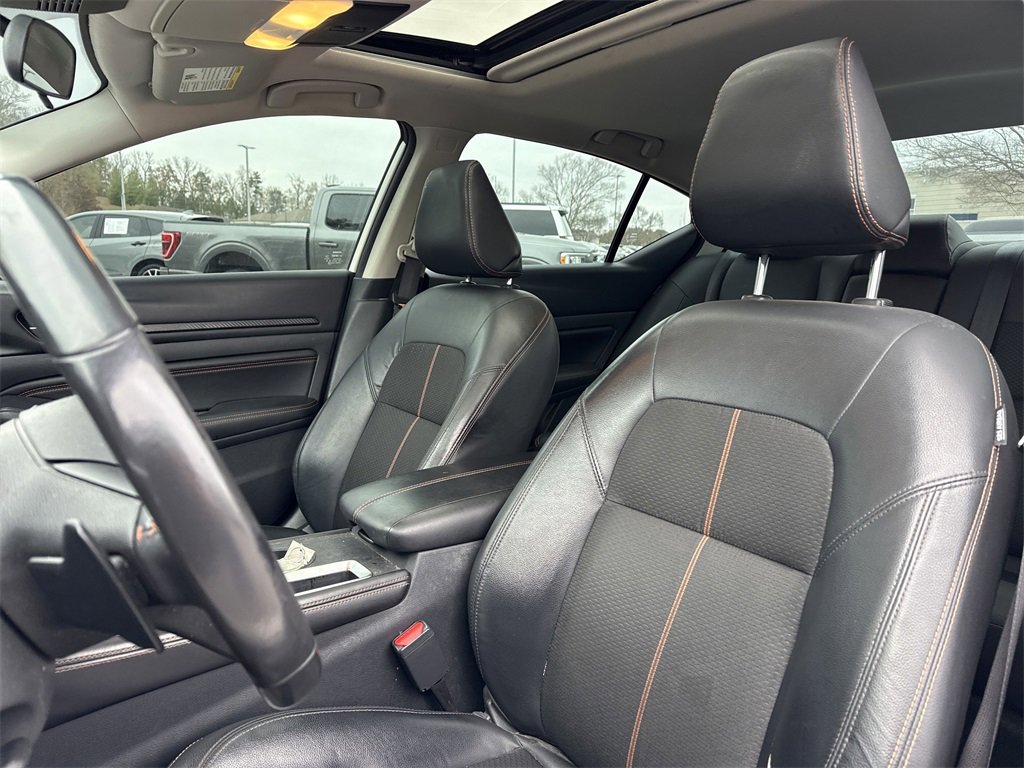 Used 2022 Nissan Altima 2.5 SR w/ Midnight Edition Package image 9