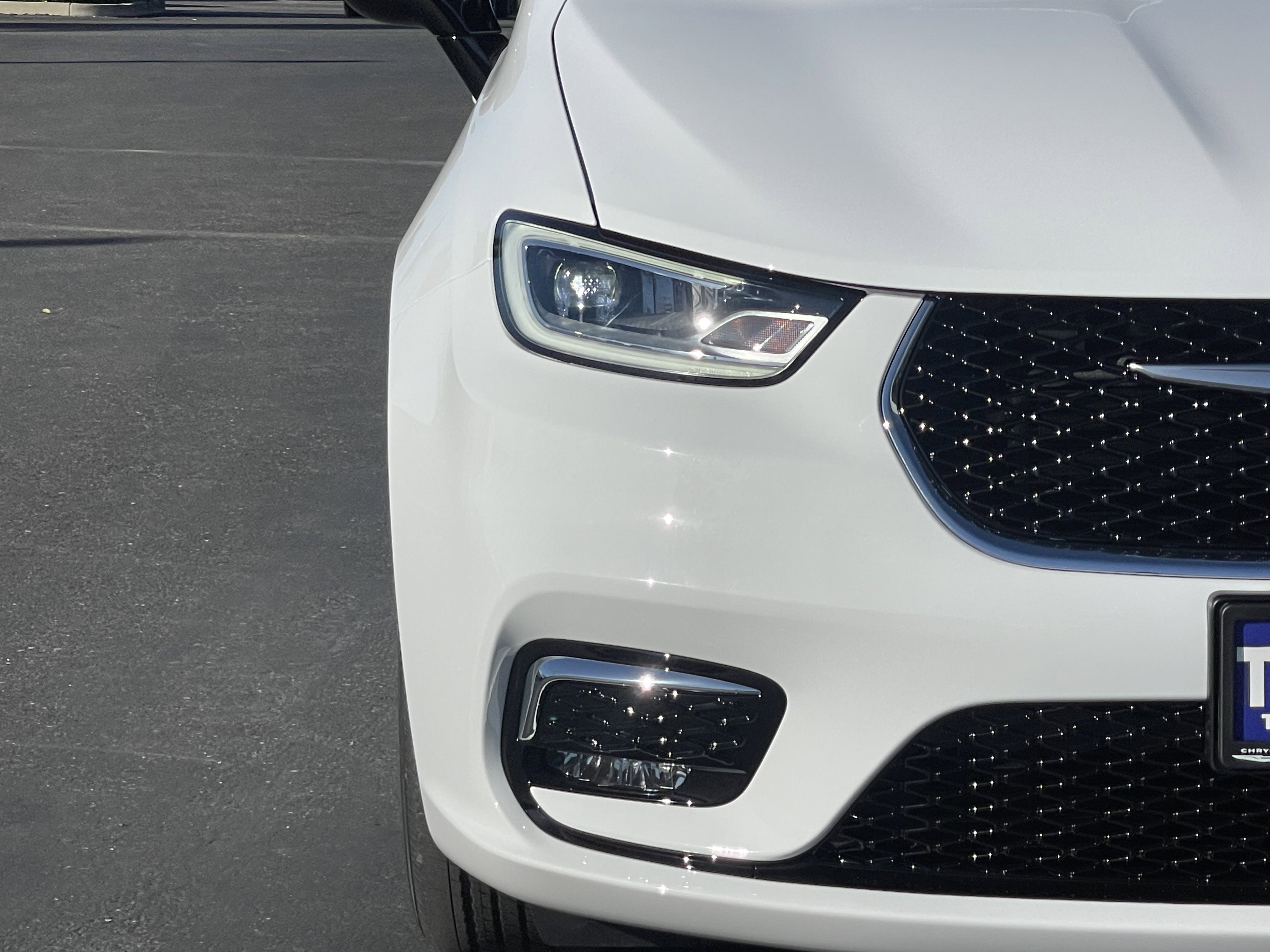 New 2026 Chrysler Pacifica Select FWD image 5