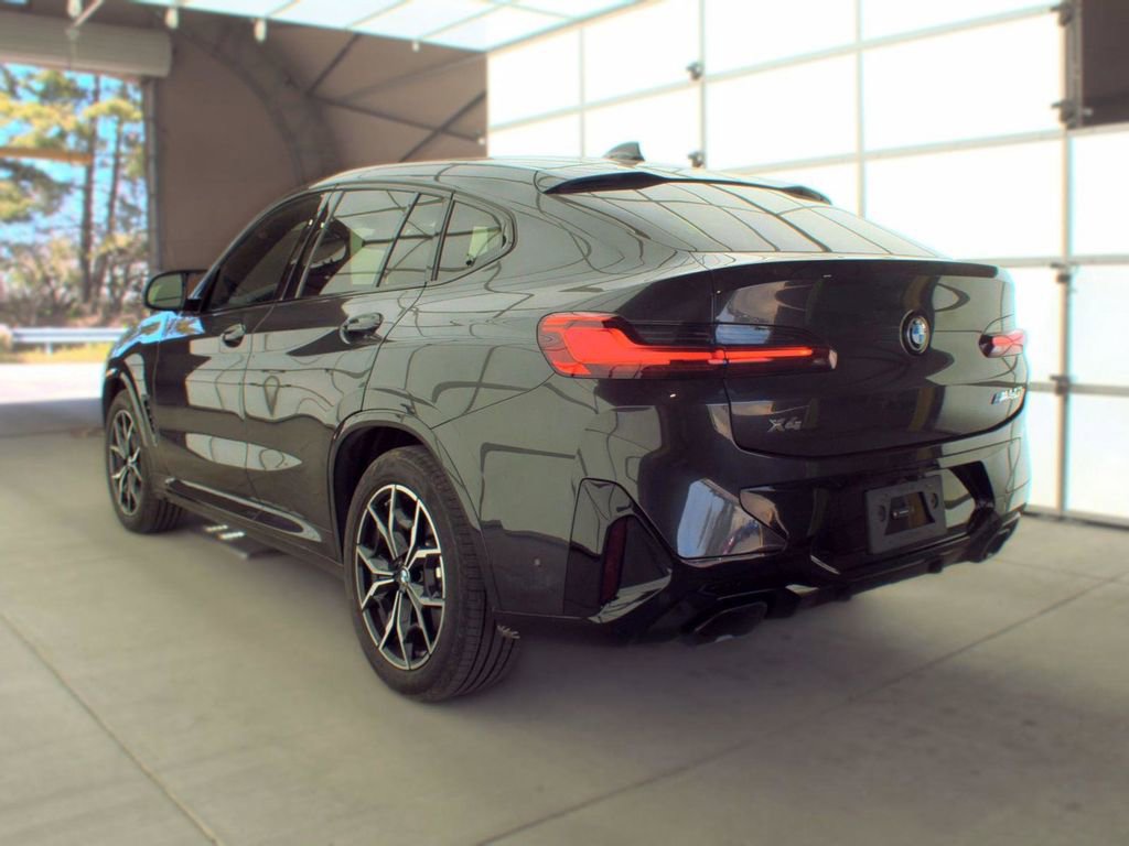 Used 2025 BMW X4 M40i AWD/4WD image 3