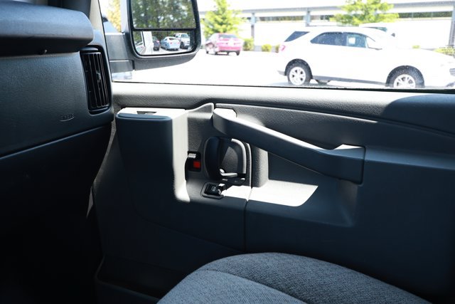 Used 2021 Chevrolet Express 2500 RWD image 23