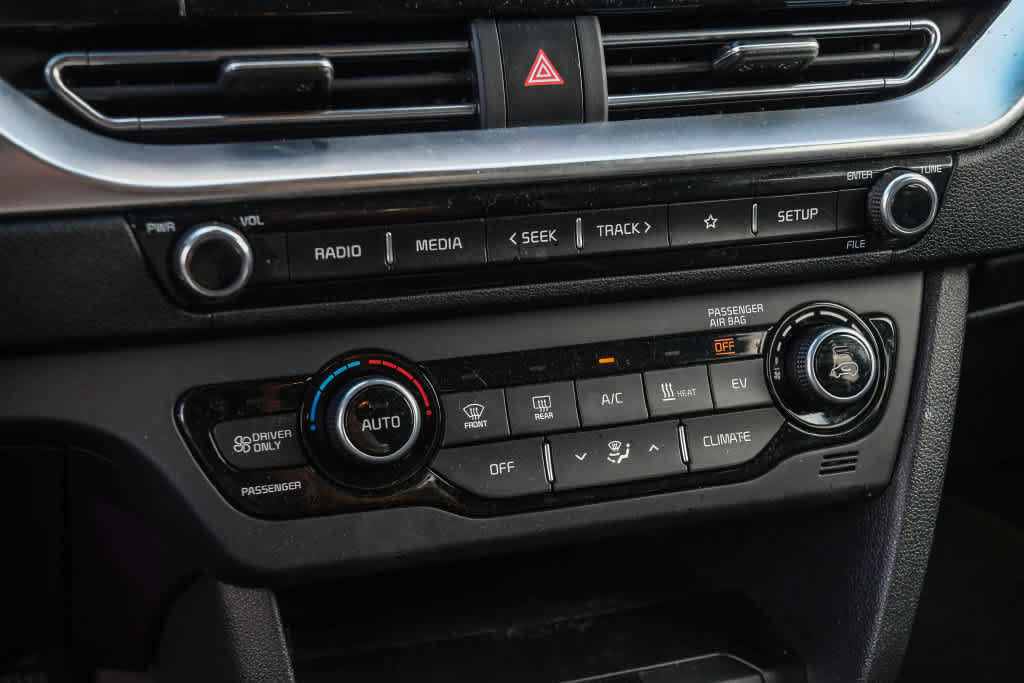 Used 2020 Kia Niro EX FWD image 17