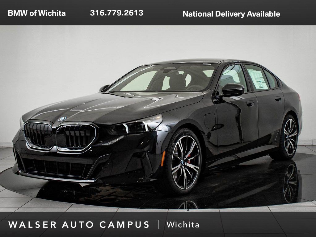 New 2026 BMW 550e xDrive video 1