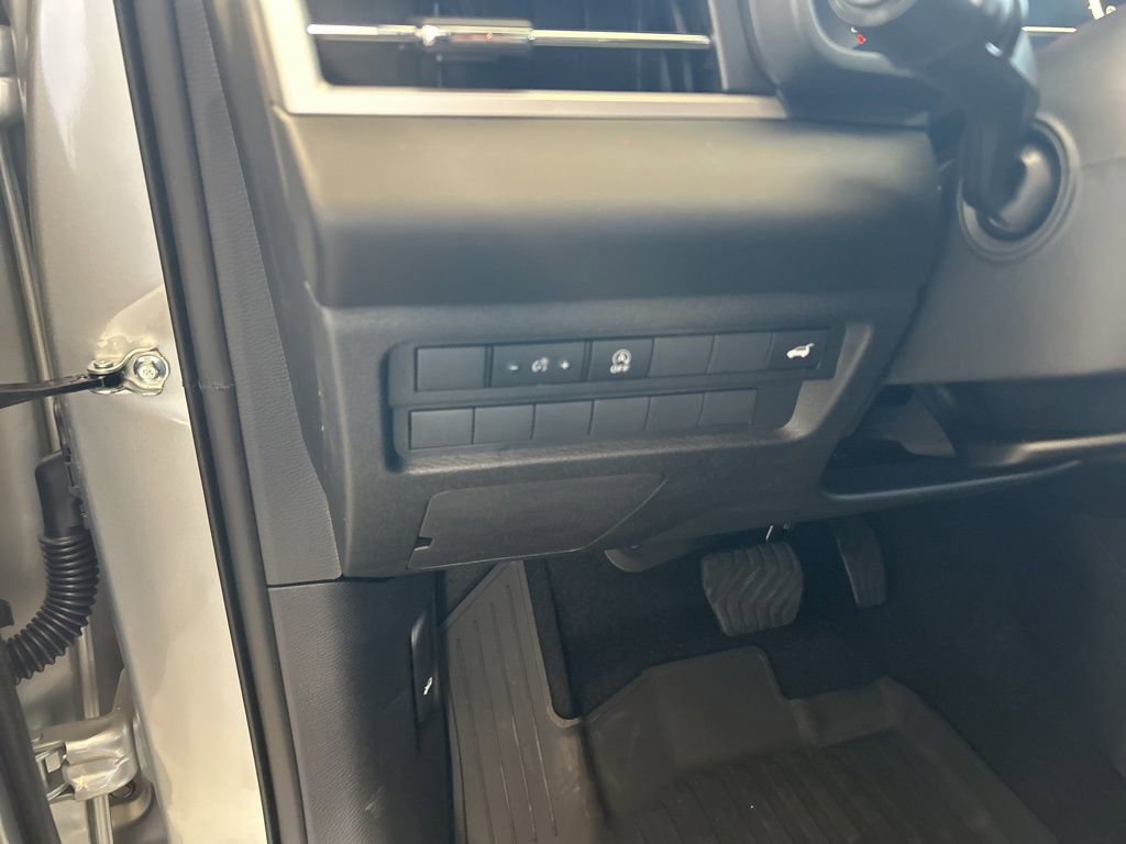 New 2026 Mitsubishi Outlander SE image 40