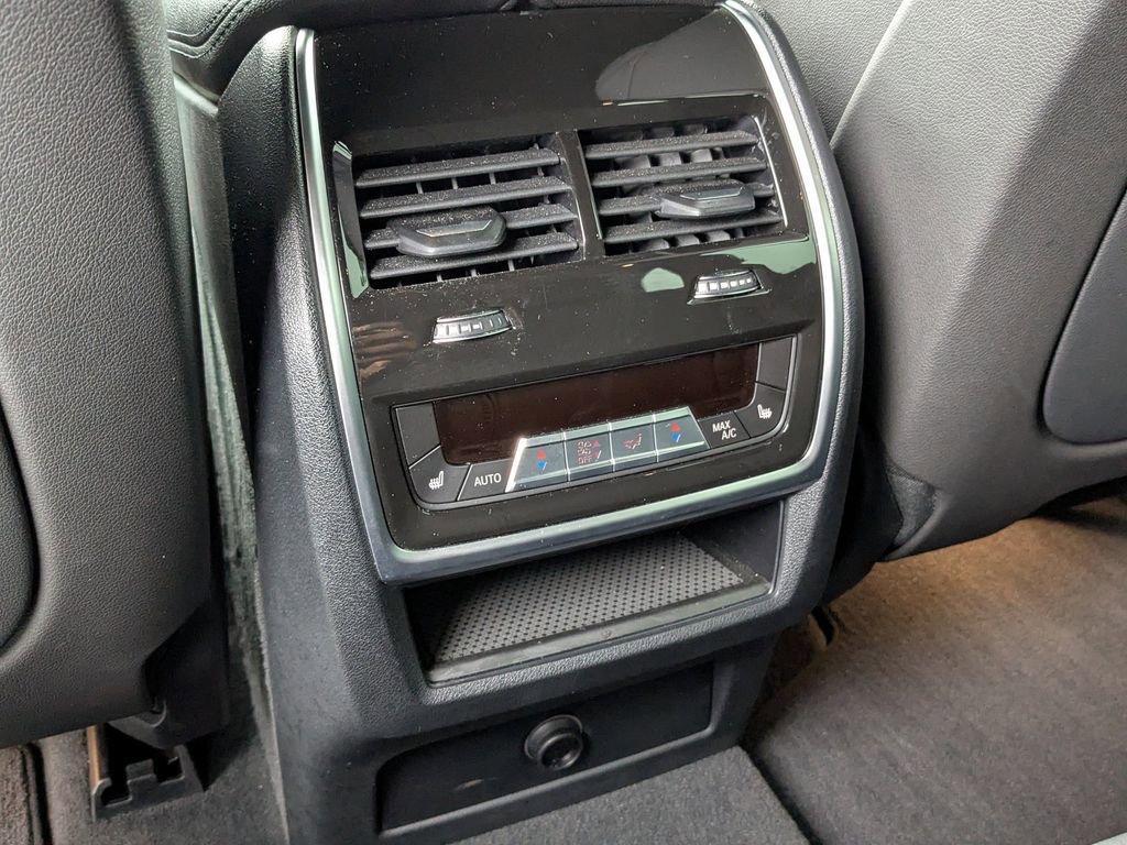 Used 2022 BMW X5 sDrive40i w/ Premium Package image 16