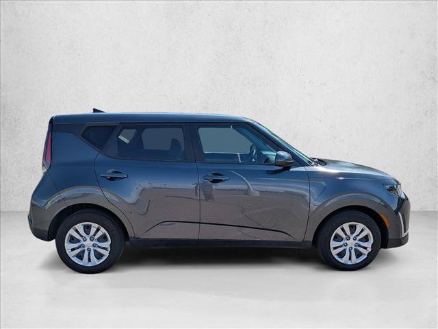 Used 2023 Kia Soul LX FWD image 4