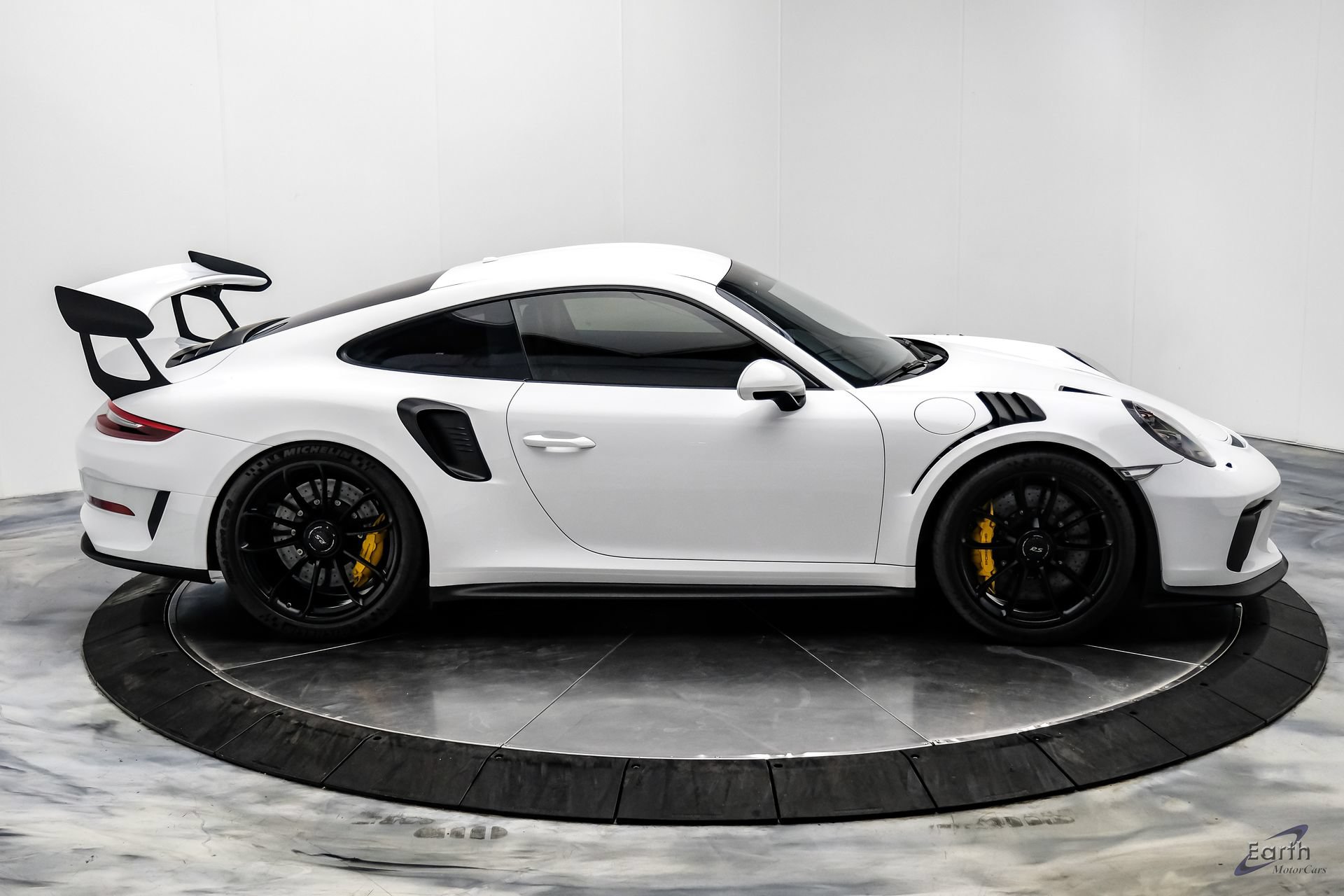 Used 2019 Porsche 911 GT3 RS RWD image 26