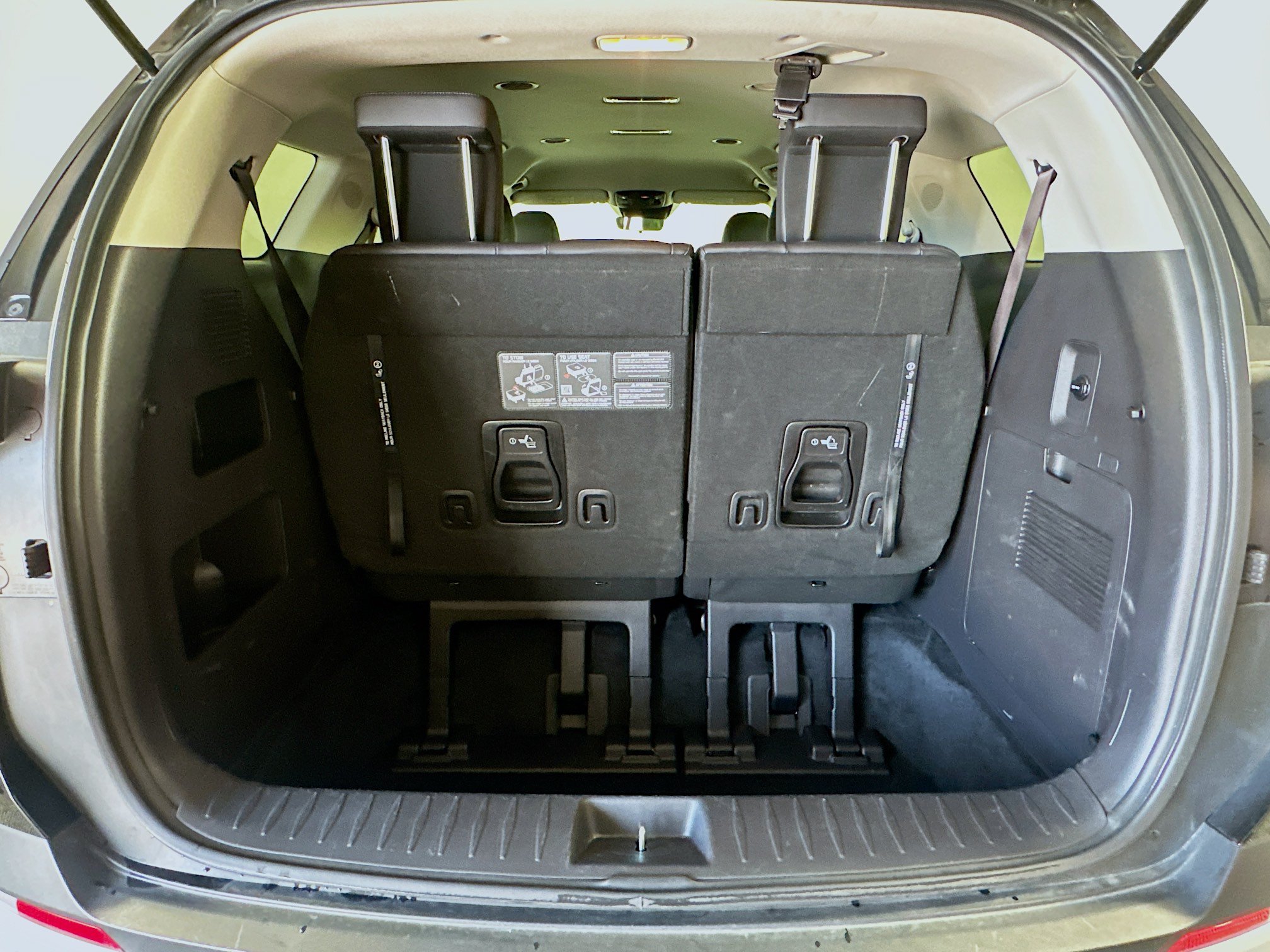 Used 2026 Kia Carnival FWD image 29
