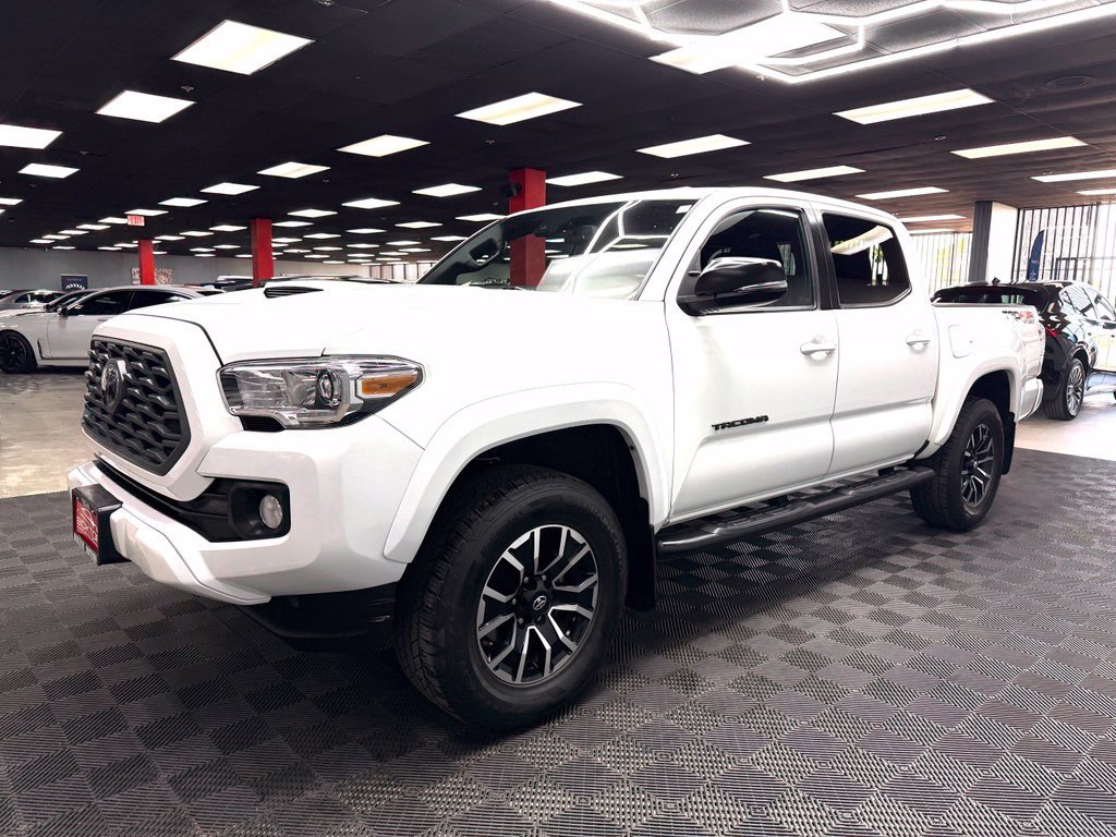 Used 2020 Toyota Tacoma TRD Sport w/ Technology Package AWD/4WD image 8