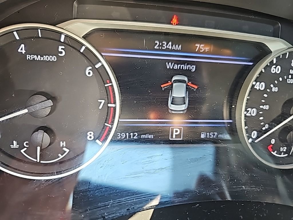 Used 2021 Nissan Sentra SR w/ Lighting Package image 2