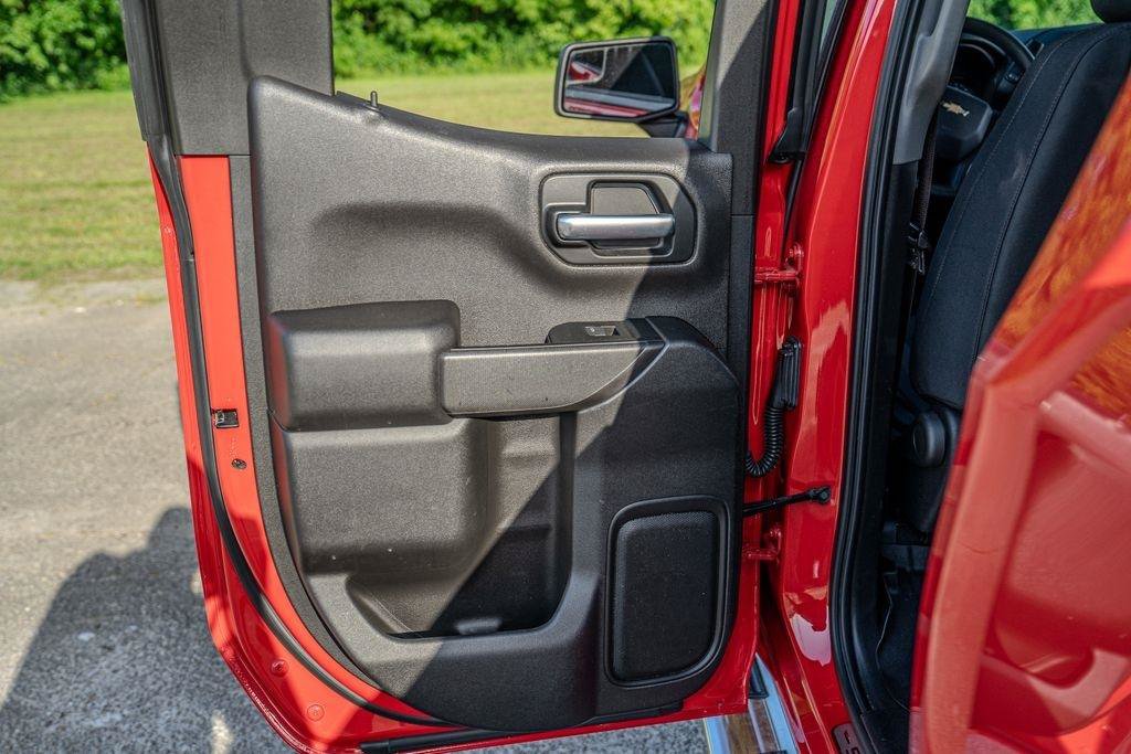 Used 2019 Chevrolet Silverado 1500 Custom w/ Custom Value Package AWD/4WD image 14