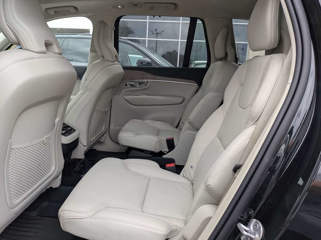 Certified 2024 Volvo XC90 B6 Ultimate w/ Lounge Package AWD/4WD image 16