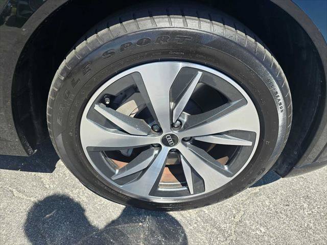 Used 2024 Audi Q8 e-tron Premium Plus AWD/4WD image 9