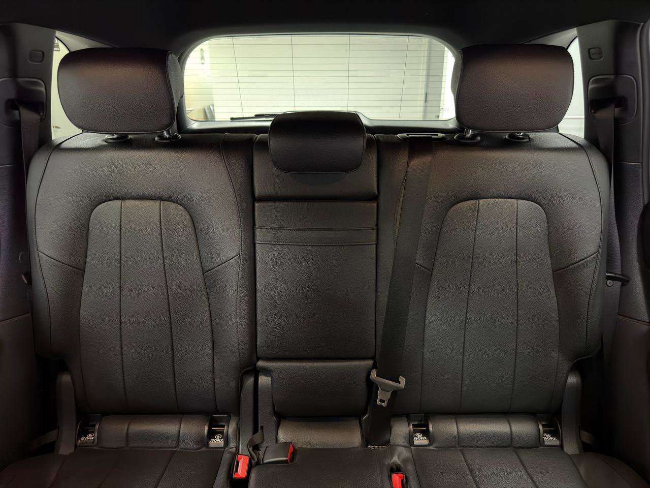 Used 2022 Mercedes-Benz GLB 250 4MATIC w/ Premium Package Lite image 30