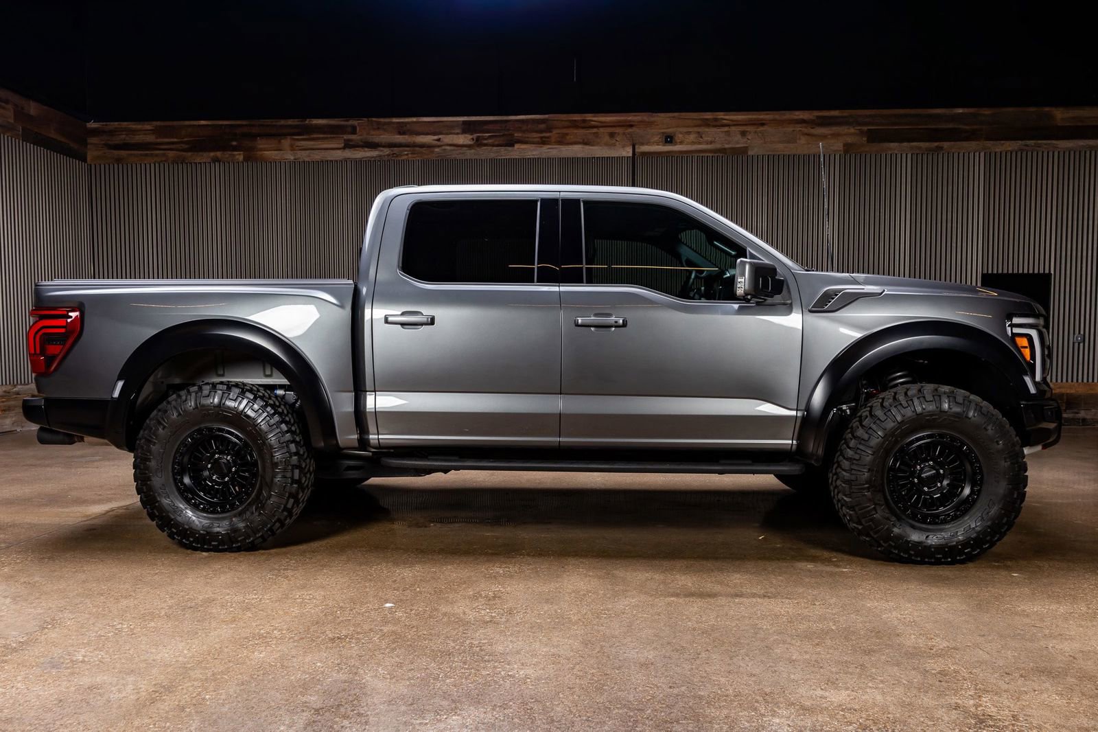 Used 2025 Ford F150 Raptor w/ Equipment Group 803A Raptor R image 11