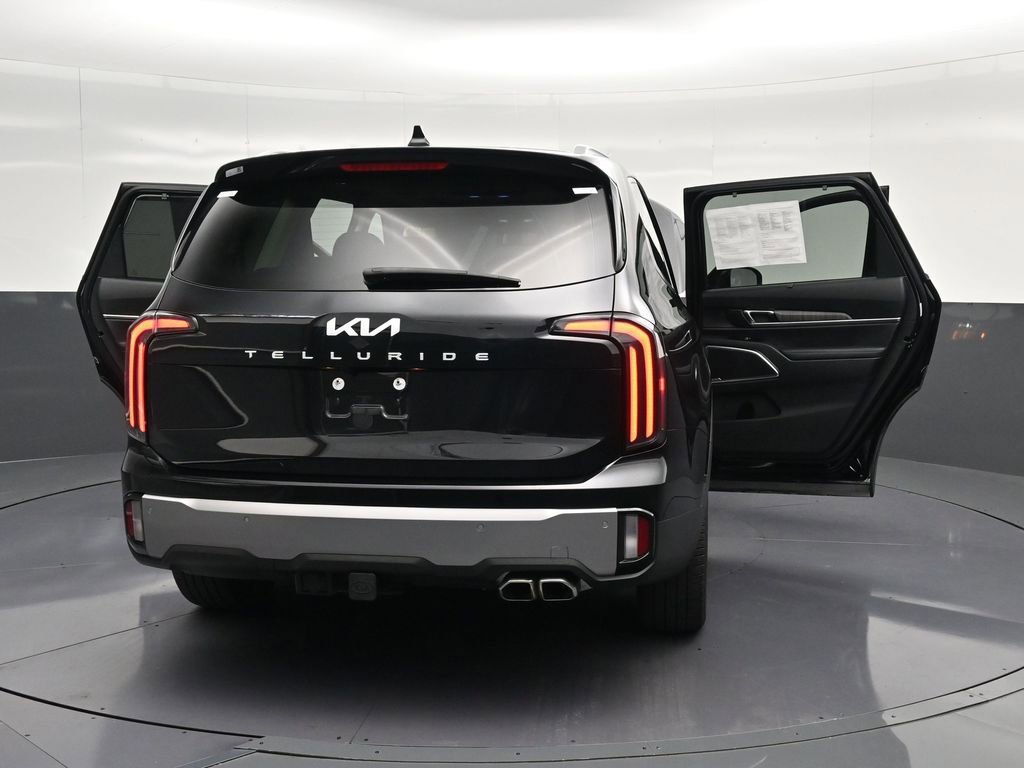 Used 2024 Kia Telluride SX w/ Towing Package FWD image 38