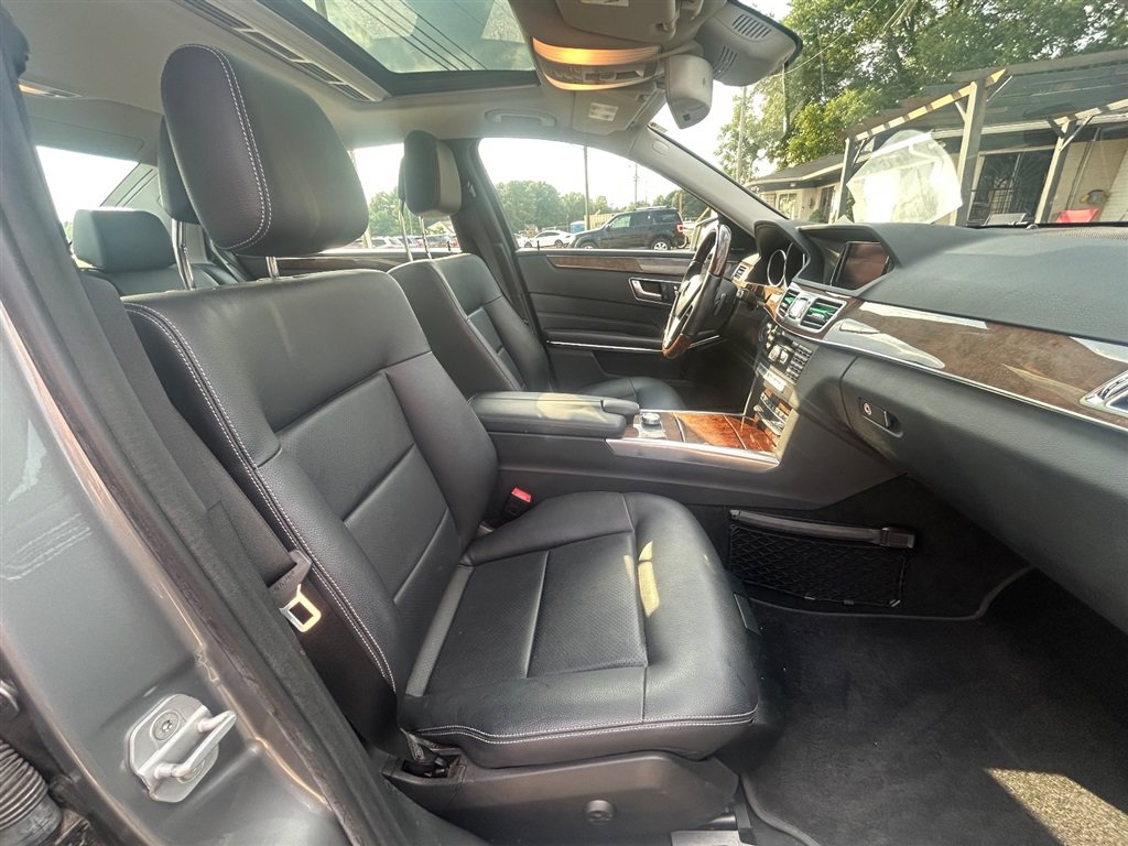 Used 2014 Mercedes-Benz E 350 Sedan image 32