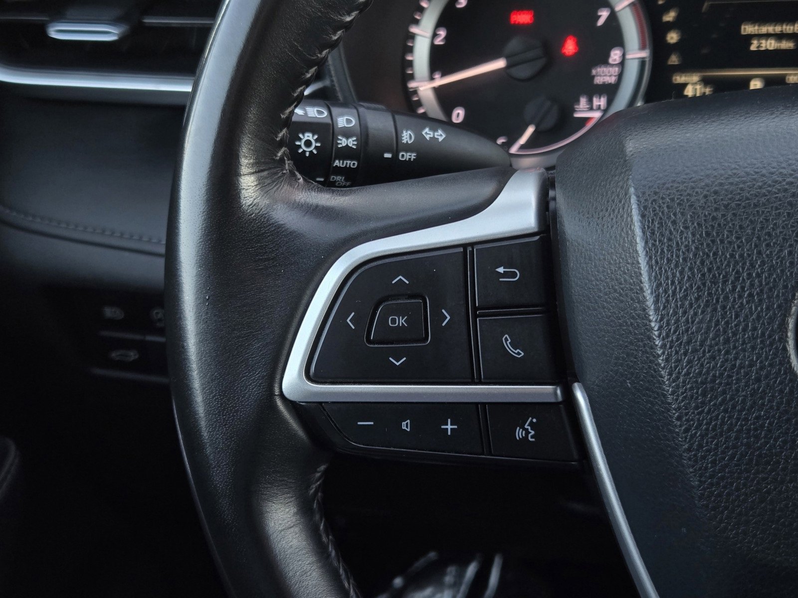 Certified 2024 Toyota Highlander LE image 21