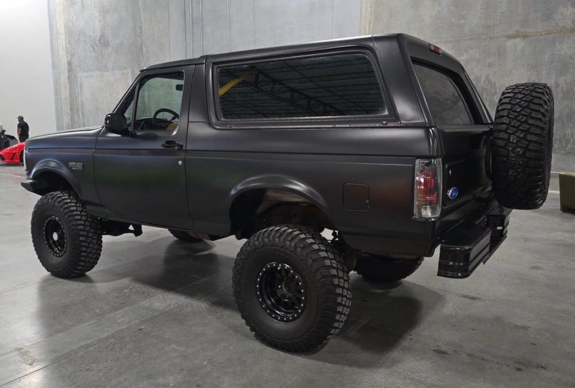 Used 1995 Ford Bronco Eddie Bauer image 4