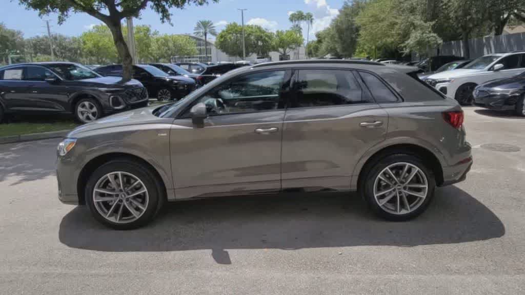 Certified 2024 Audi Q3 2.0T Premium AWD/4WD image 5