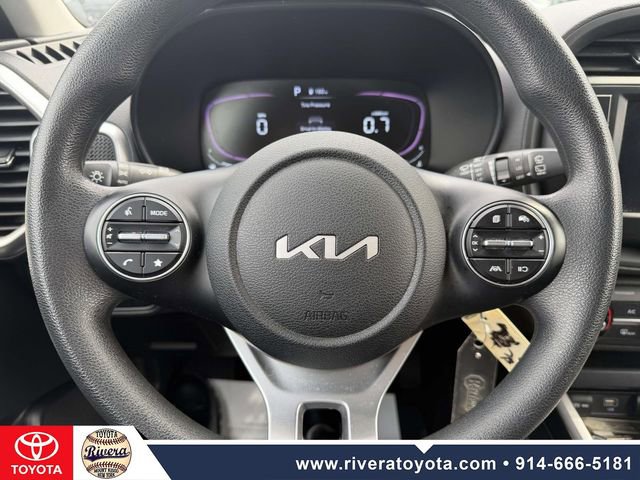 Used 2023 Kia Soul LX w/ LX Technology Package image 19