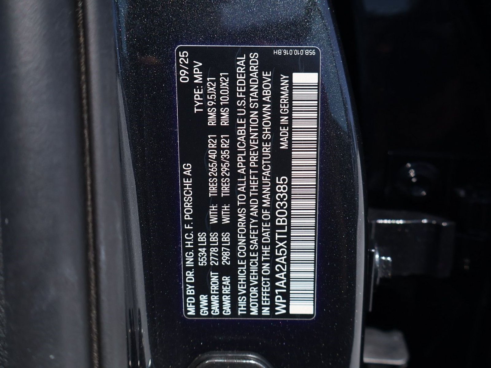 Certified 2026 Porsche Macan AWD/4WD image 28