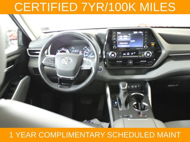 Used 2021 Toyota Highlander XLE AWD/4WD image 18