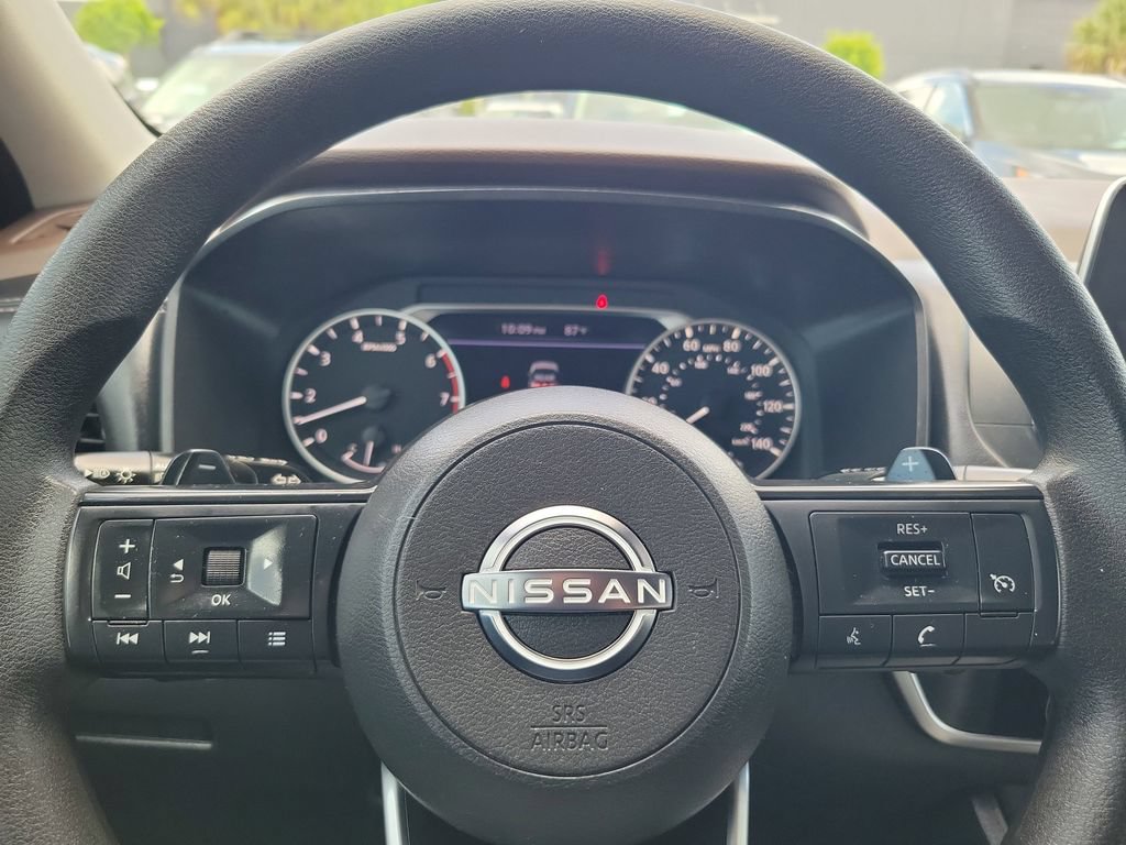 Used 2023 Nissan Rogue S FWD image 18