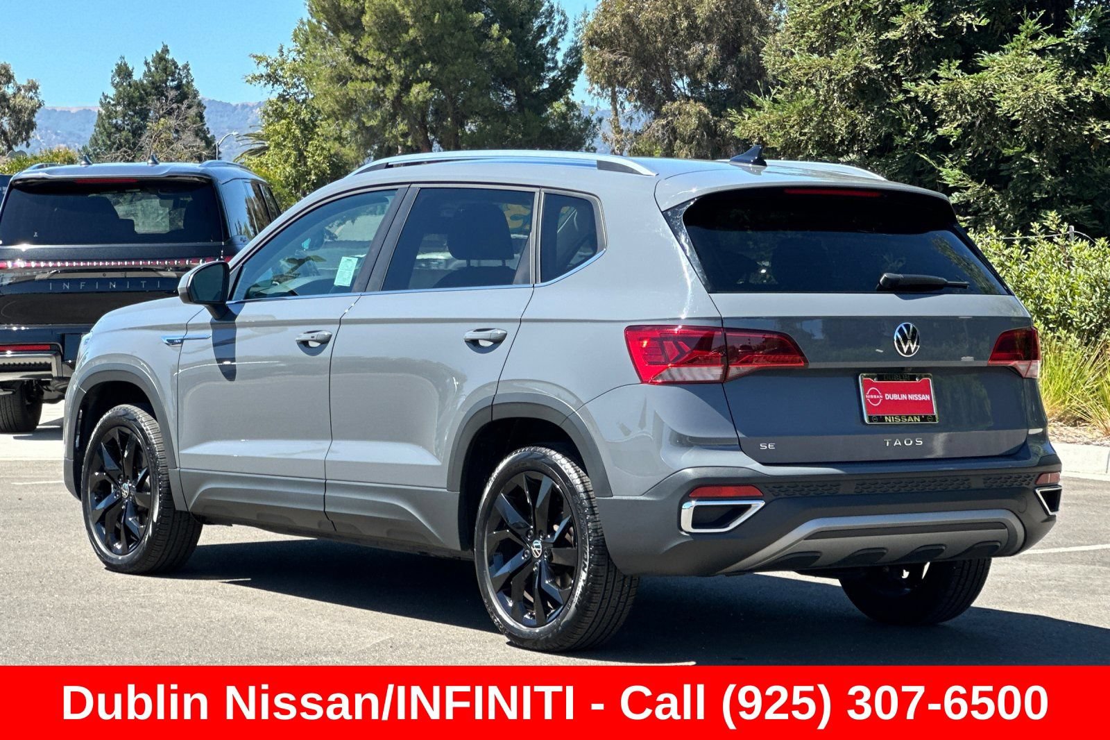 Used 2023 Volkswagen Taos SE w/ Black Wheel Package FWD image 6