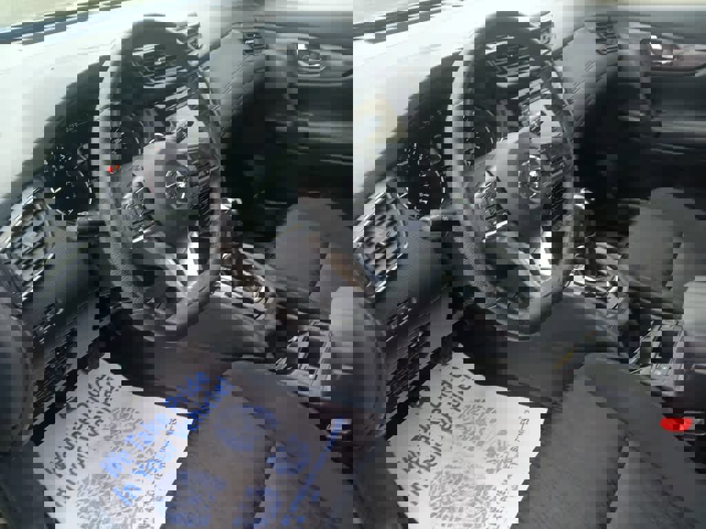 Used 2019 Nissan Rogue SV image 16