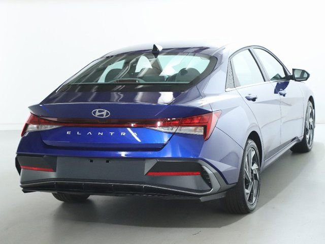 Certified 2024 Hyundai Elantra SEL w/ Convenience Package image 45