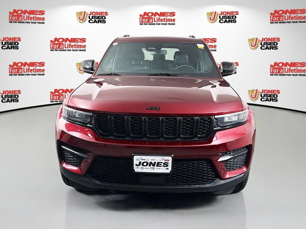 Used 2023 Jeep Grand Cherokee Altitude AWD/4WD image 13