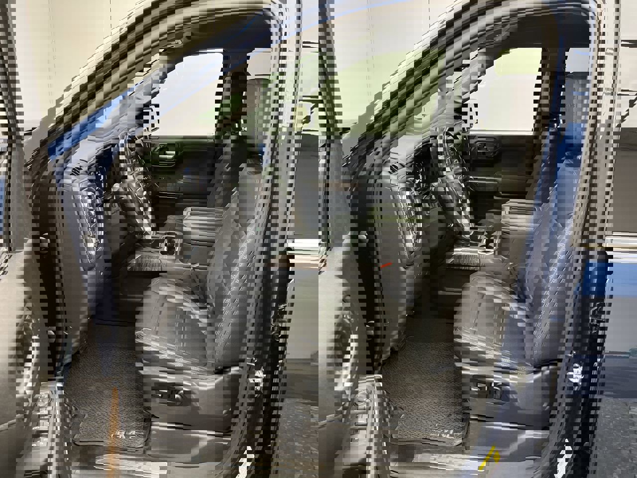 Certified 2021 GMC Sierra 1500 Denali w/ Driver Alert Package II AWD/4WD image 3