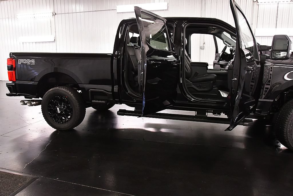 New 2026 Ford F350 Lariat w/ Black Appearance Package AWD/4WD image 32