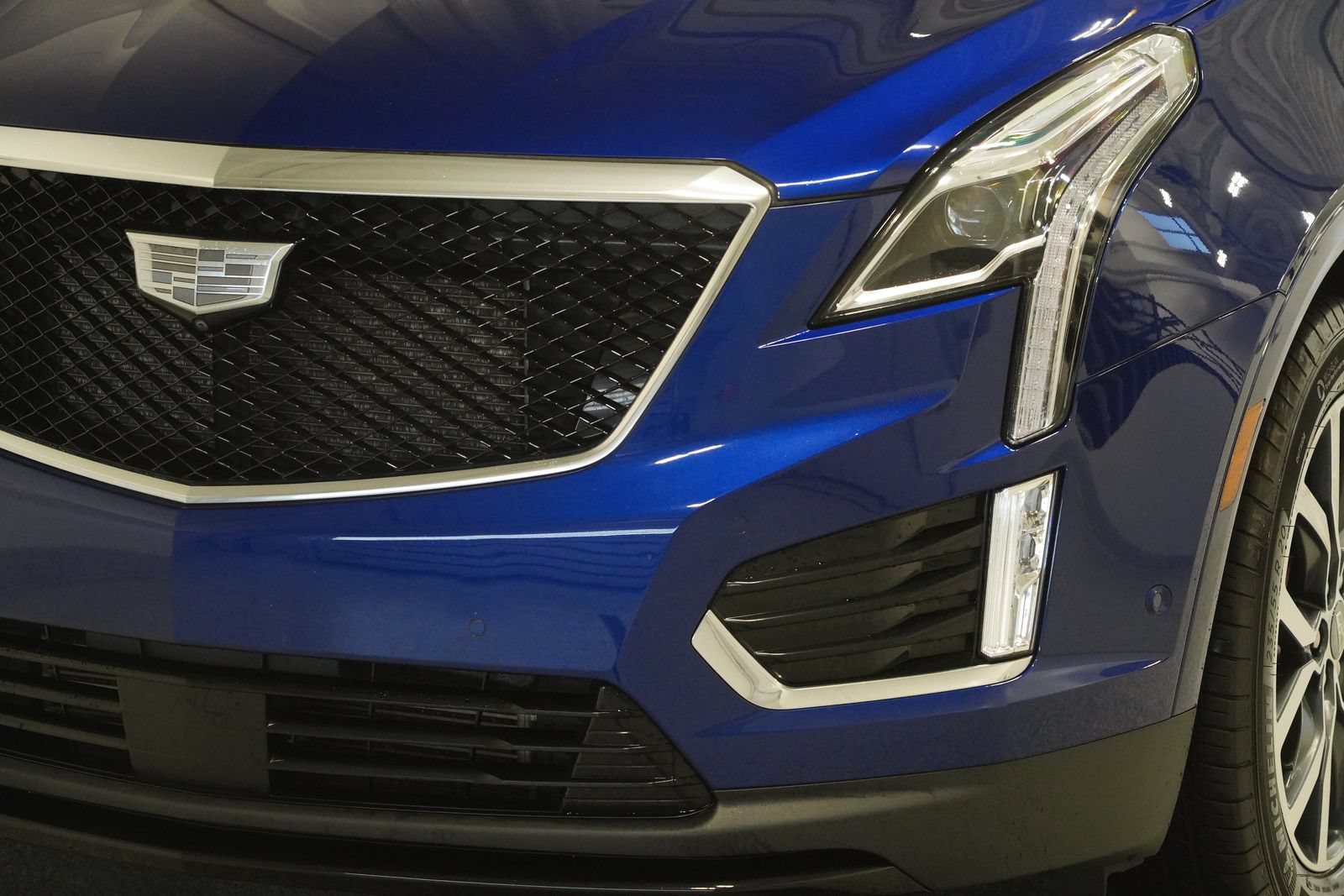 Used 2023 Cadillac XT5 Sportv w/ Technology Package AWD/4WD image 6