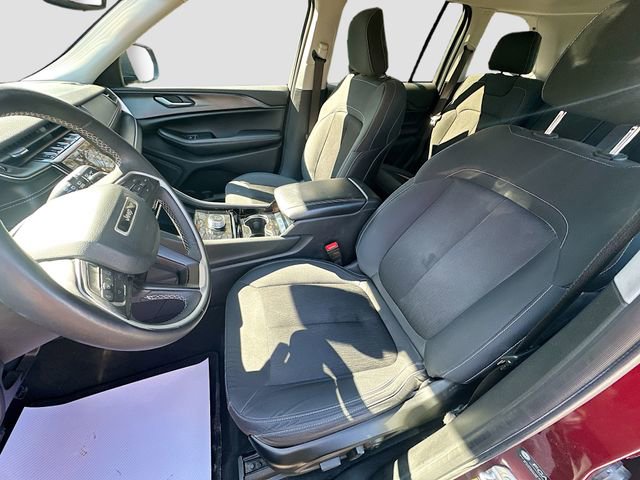 Used 2023 Jeep Grand Cherokee Laredo w/ Luxury Tech Group I image 22