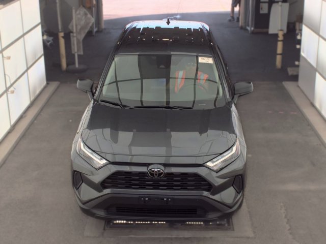 Used 2025 Toyota RAV4 LE AWD/4WD image 2