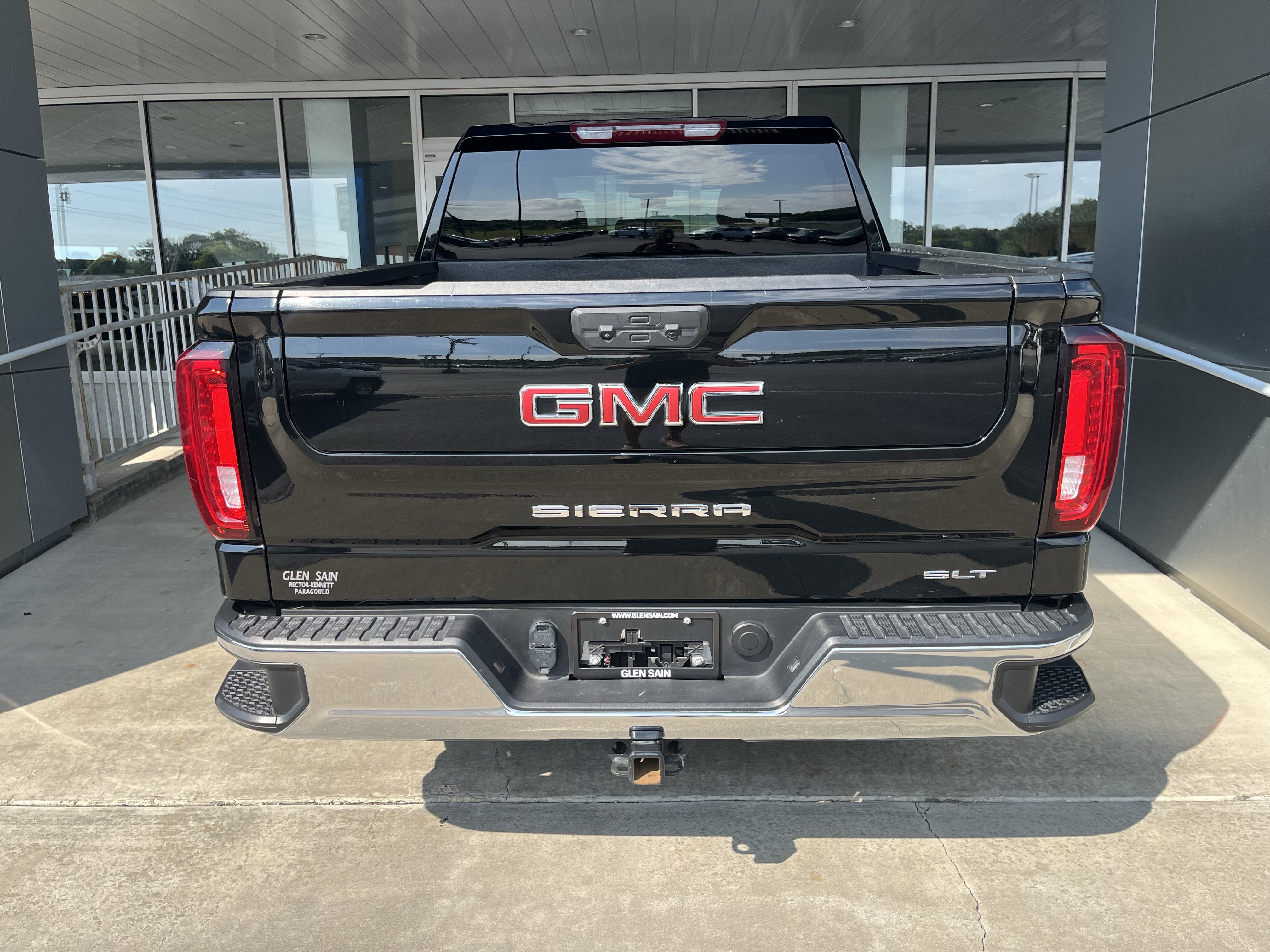Used 2025 GMC Sierra 1500 SLT AWD/4WD image 5