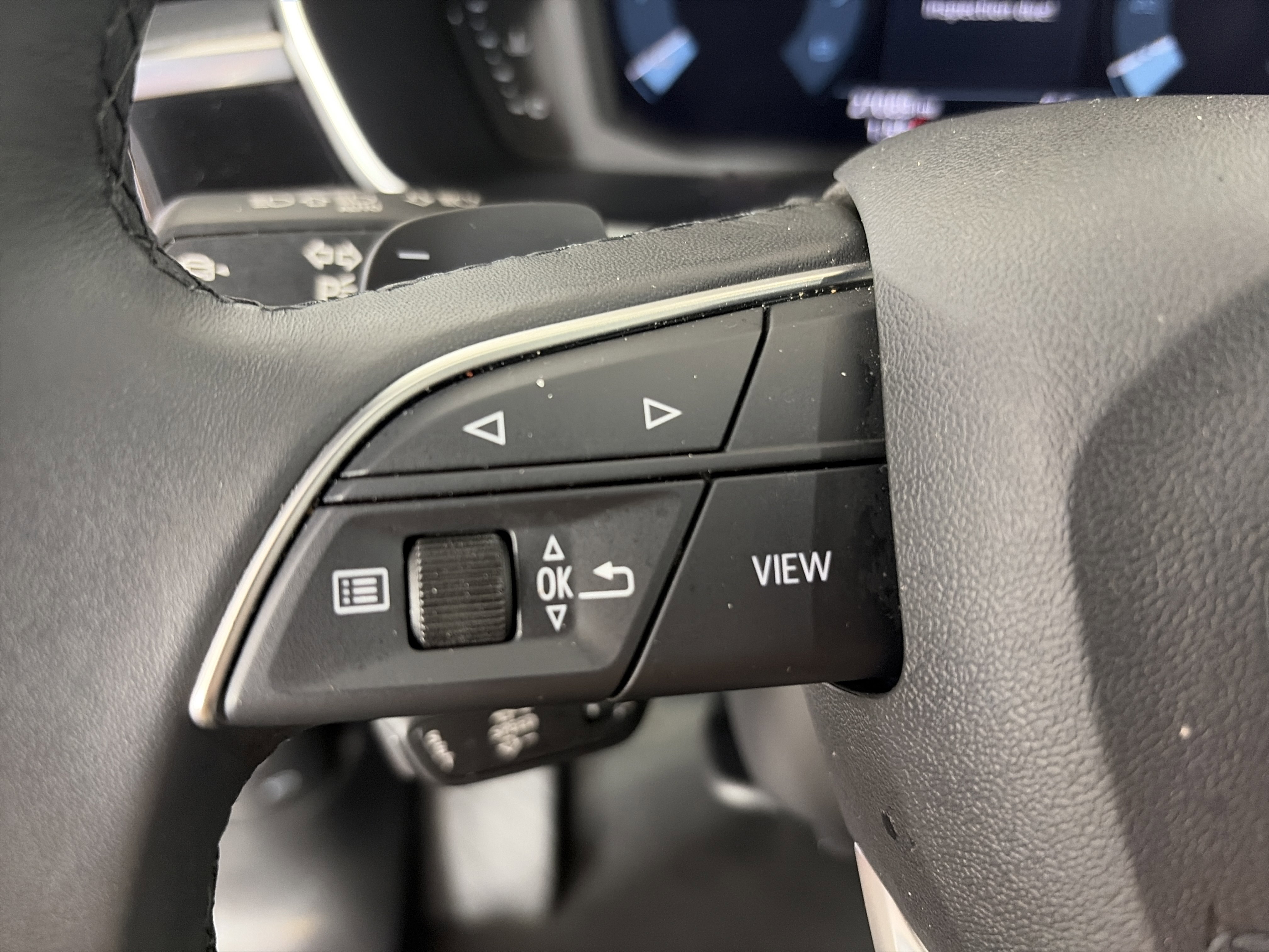 Used 2025 Audi Q3 2.0T Premium image 31