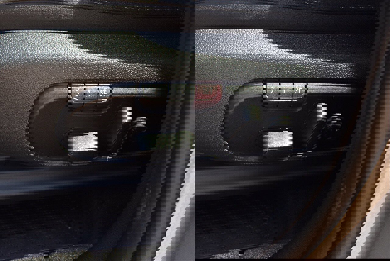 Used 2024 MINI Cooper Countryman S w/ Premium Package image 33